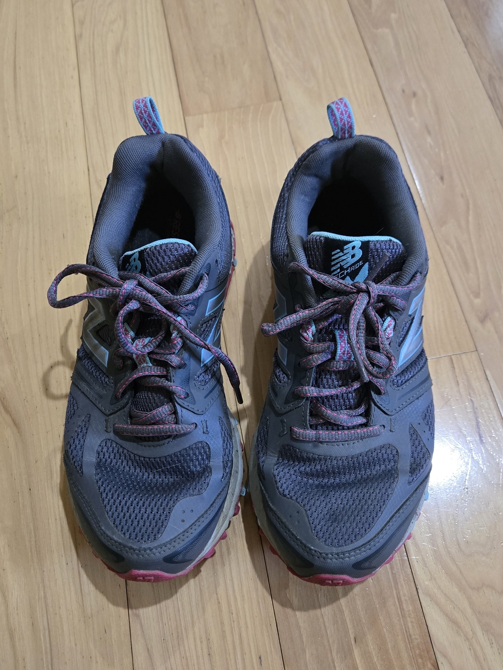 New Balance Women's Gray and Pink Trail Running Shoes